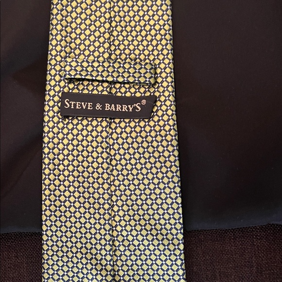 ( 0400) Men Joseph & Feiss International Black Shirt W/Green Tie Steve & Barry’s - Picture 6 of 7